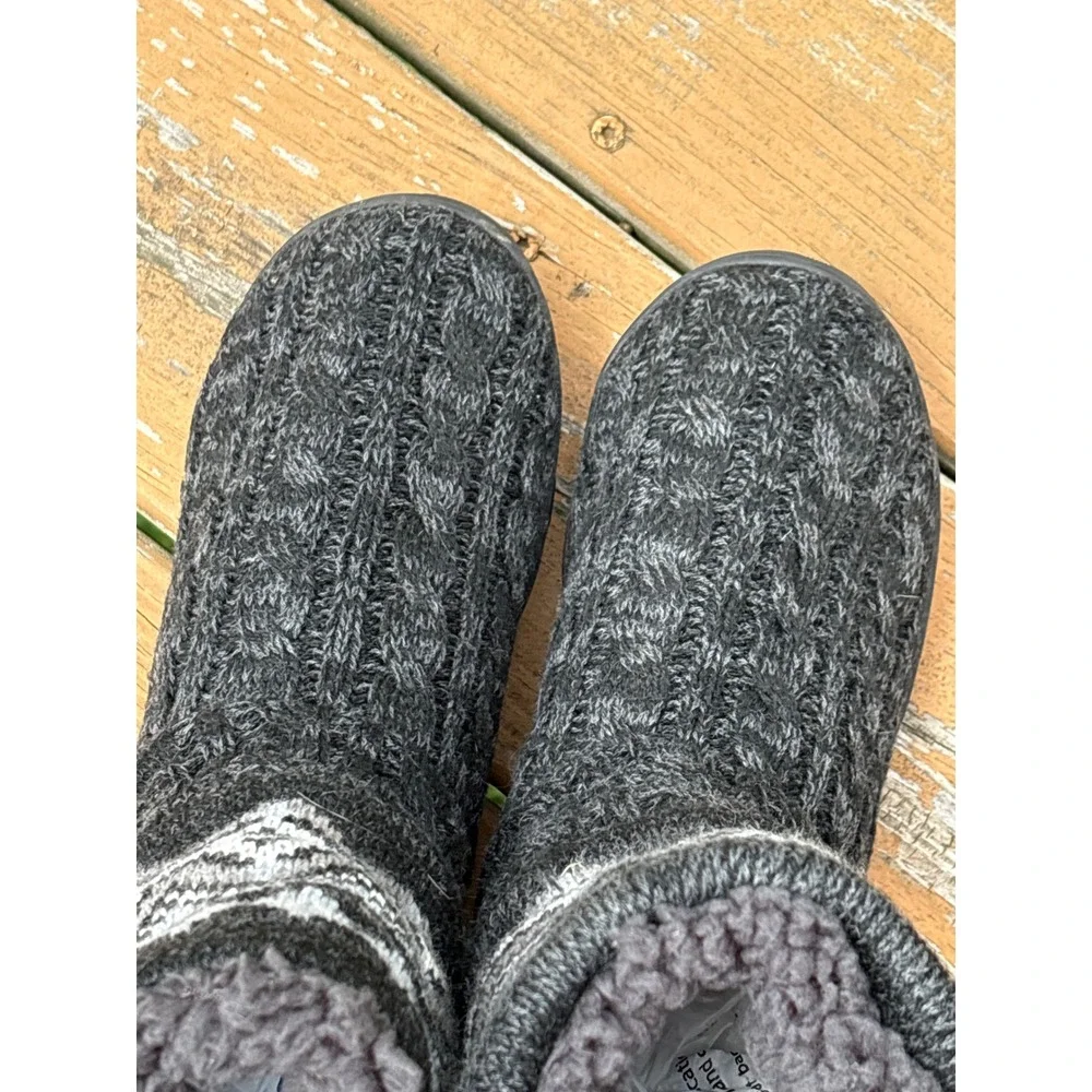 Muk Luks Cozy Women Size 7 Cable Knit Fair Isle Faux Fur Lined Boots Grey